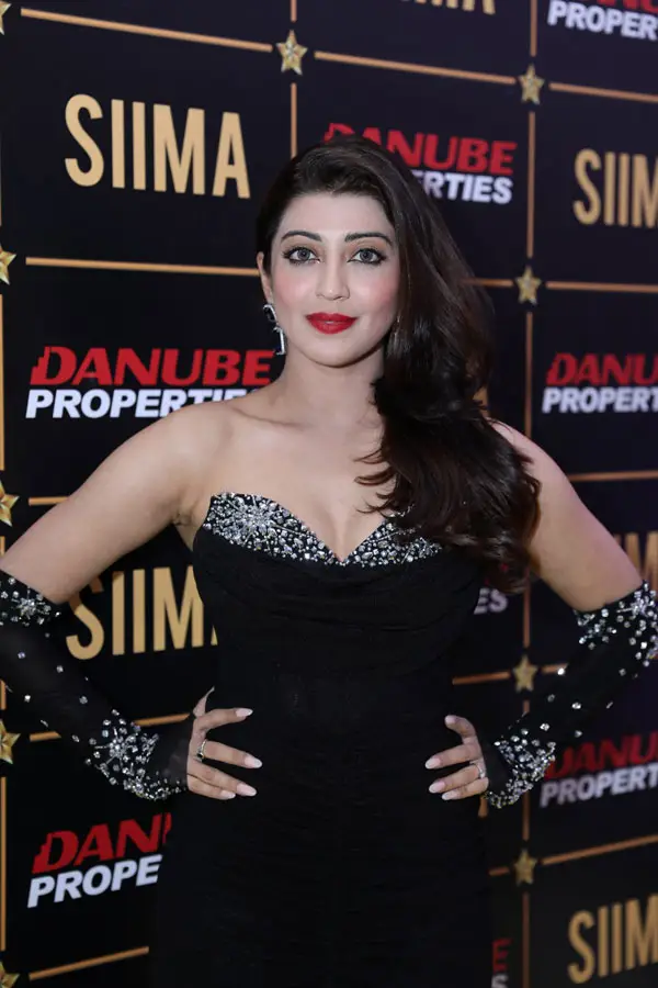Tollywood Actress Pranitha Subhash Images in SIIMA Awards